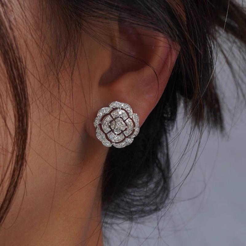 Graceful Flower Stud Earrings Women Engagement Accessories with Brilliant Zirconia Aesthetic Silver Color Wedding Jewelry