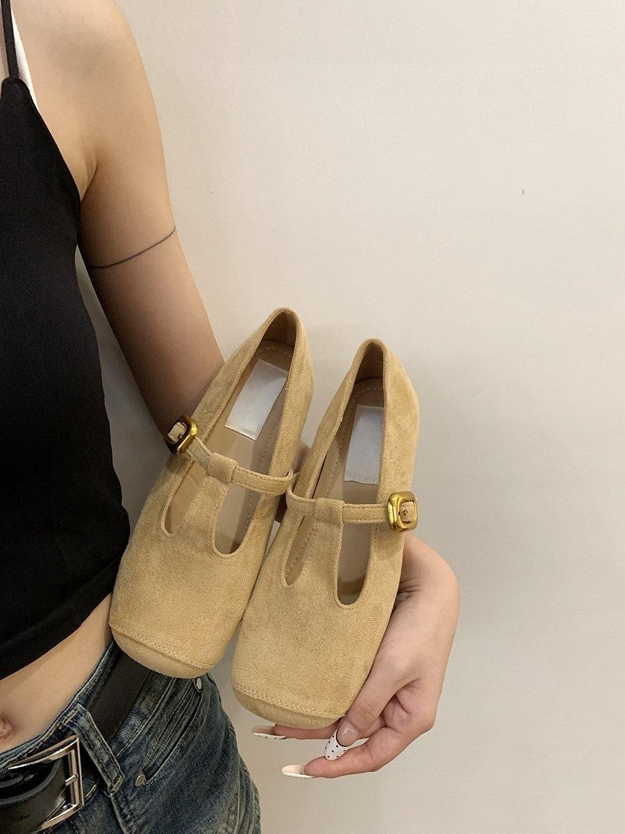 

Retro little red Mary Jane single shoes women s shoes 2025 new spring and autumn French leopard print beanie shoes 35