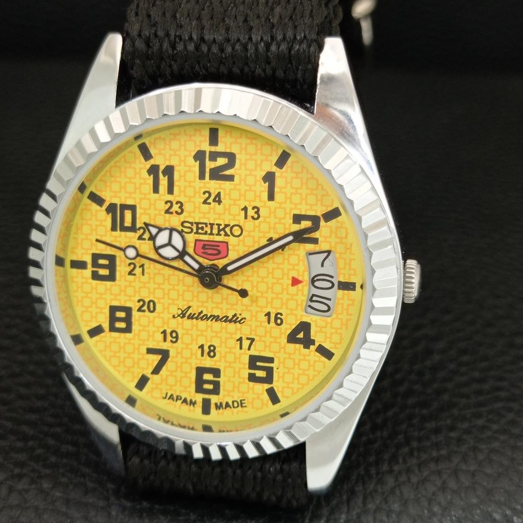 VINTAGE SEIKO 5 AUTOMATIC REFURBISHED JAPAN MENS YELLOW DIAL WATCH a444010-6