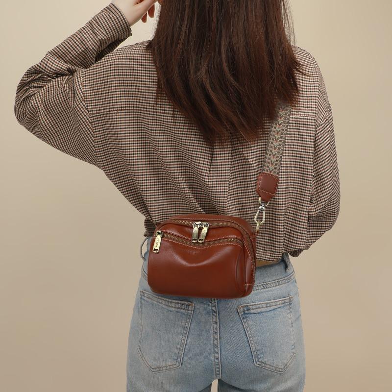 Vintage women's messenger bag, premium leather mini small bag, messenger bag, women's first layer cowhide travel bag