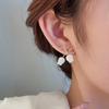 Vita Tulpanformade Akrylörhängen för Kvinnor GuldFärgad Rosett Topp Eleganta Bröllopsfest Örhängen boucle d'oreille