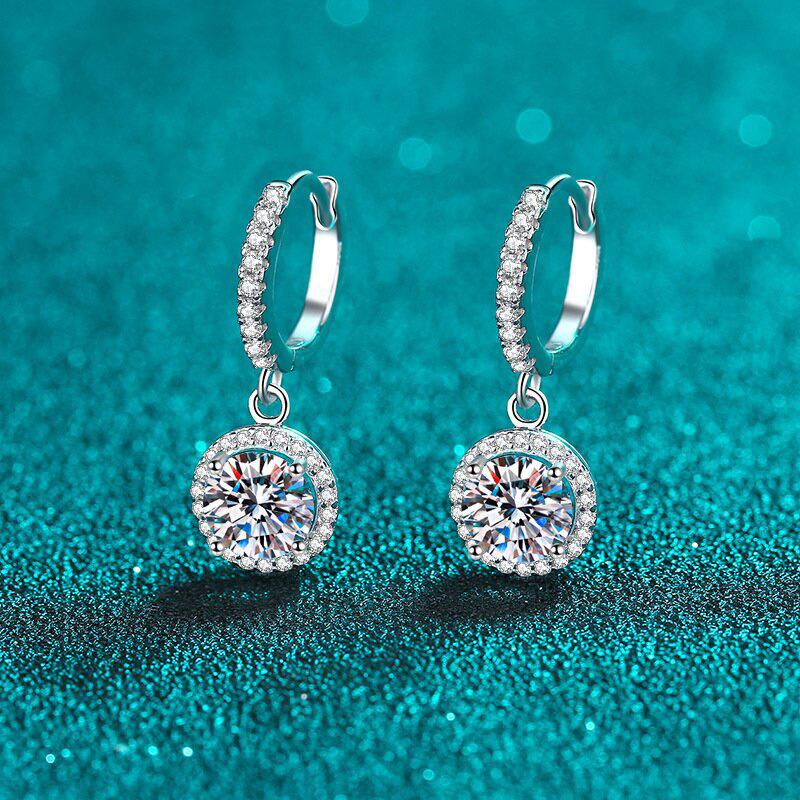 

1 Pair, Fashionable, Inlaid with Synthetic Zircon, Fashionable and Simple, Niche Earrings. серебряный