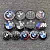 4 PZ 56/68mm Logo in ABS Per Coprimozzo Automobilistico Per BMW 50° Anniversario Nuova X1 X3 X5 X7 Serie 1 2 3 5 7 Raccordi Centrali Ruota.