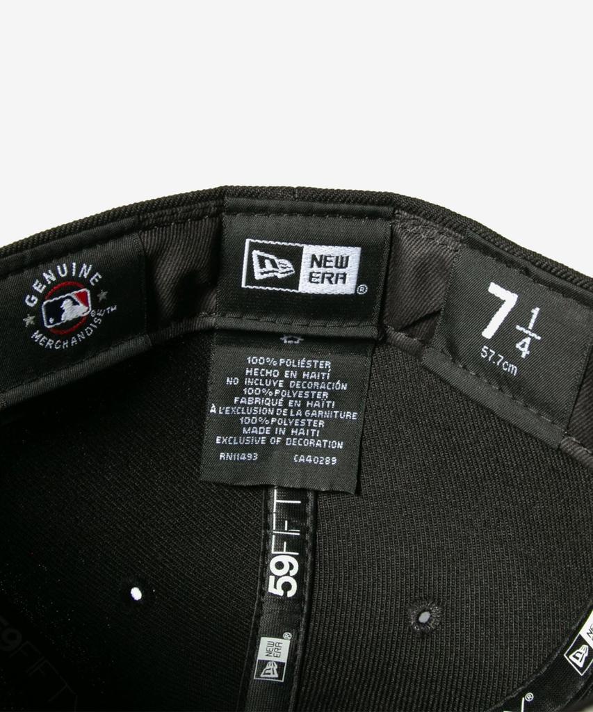 New Era 59FIFTY Black Black Size 7 & Cap, 1/2 (Used)