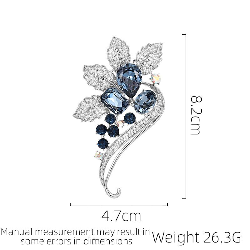 New Fashion Design Luxury And Elegant Blue Flower Brooch Light Luxury And Versatile  Women  Accessories