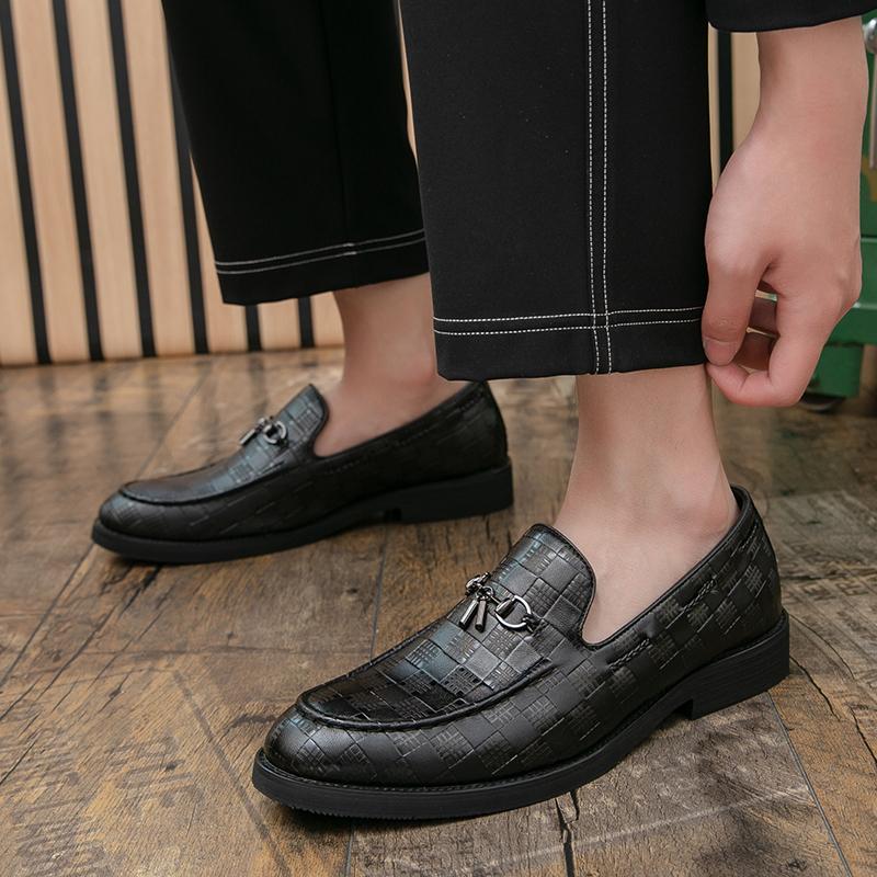 Fashion British Style Trendy New Men's Leather Casual Shoes Massage Soles Men's Banquet Dress Shoes Commuting Work Shoes Daily Versatile