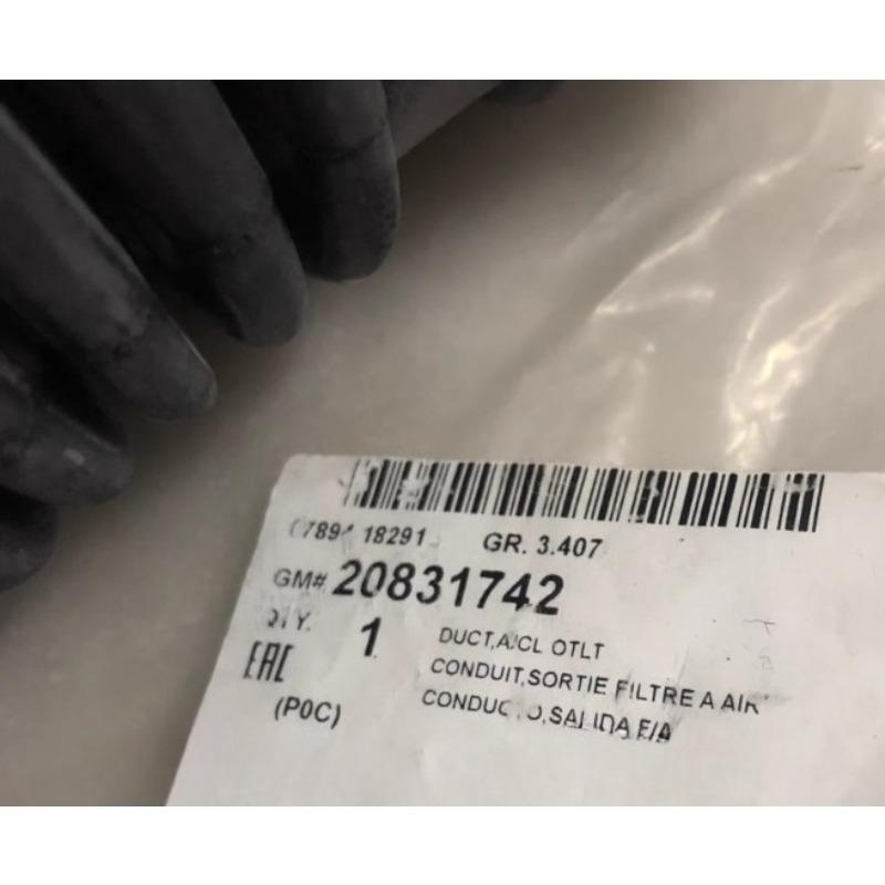 20831742  Black Air Compartment Intake Rubber Hose Filter Inlet Pipe Auto Part for Opel Antara for Chevrolet Captiva11-17