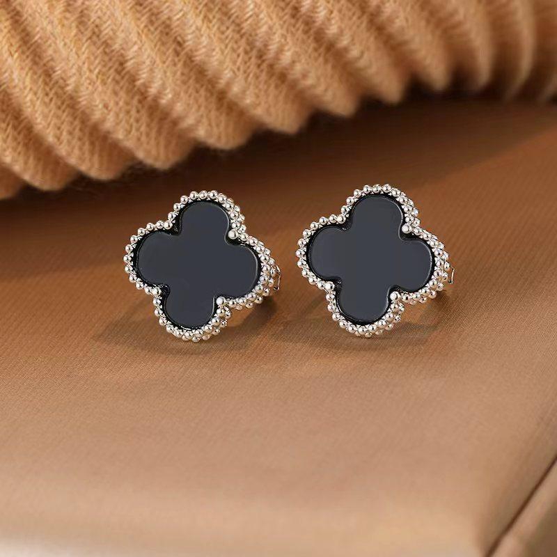 Minimalist Four-leaf Clover Stud Earrings - New Trendy Earrings High-end Light Luxury Elegant Women's Earrings