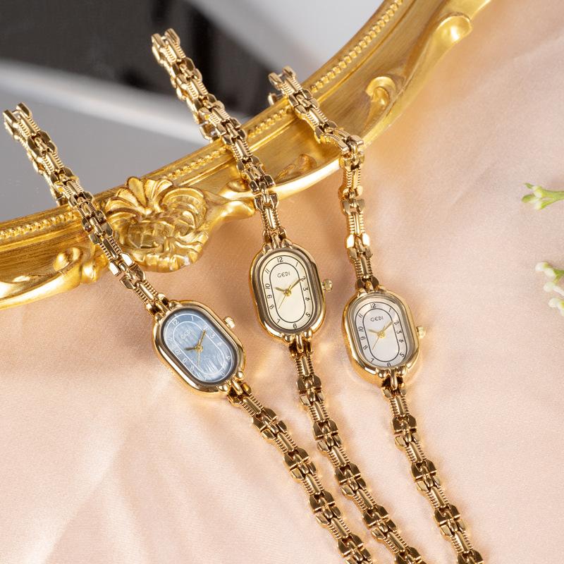 Vintage Bracelet Watch Women Retro Gold Wristwatch Oval Light Luxury Artistic Waterproof Ladies Fashion Quartz Clock Watches