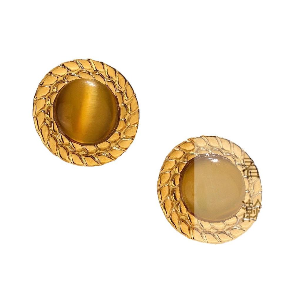 Stainless steel gold earrings, niche design sense light luxury metal studs, commuting versatile temperament earrings