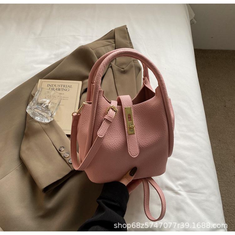Premium sense bag women 2025 new retro shoulder bag temperament shoulder crossbody mother bucket bag hand bag women