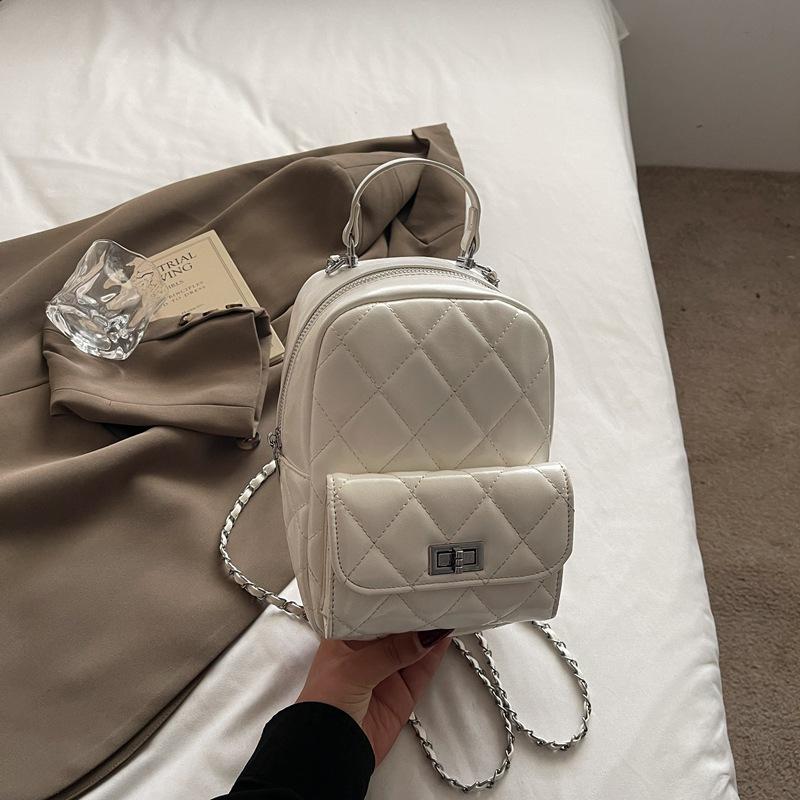 2025 Summer This Year Popular Fashion Small Fragrant Texture Portable Small Backpack Diamond Chain Daily Backpack