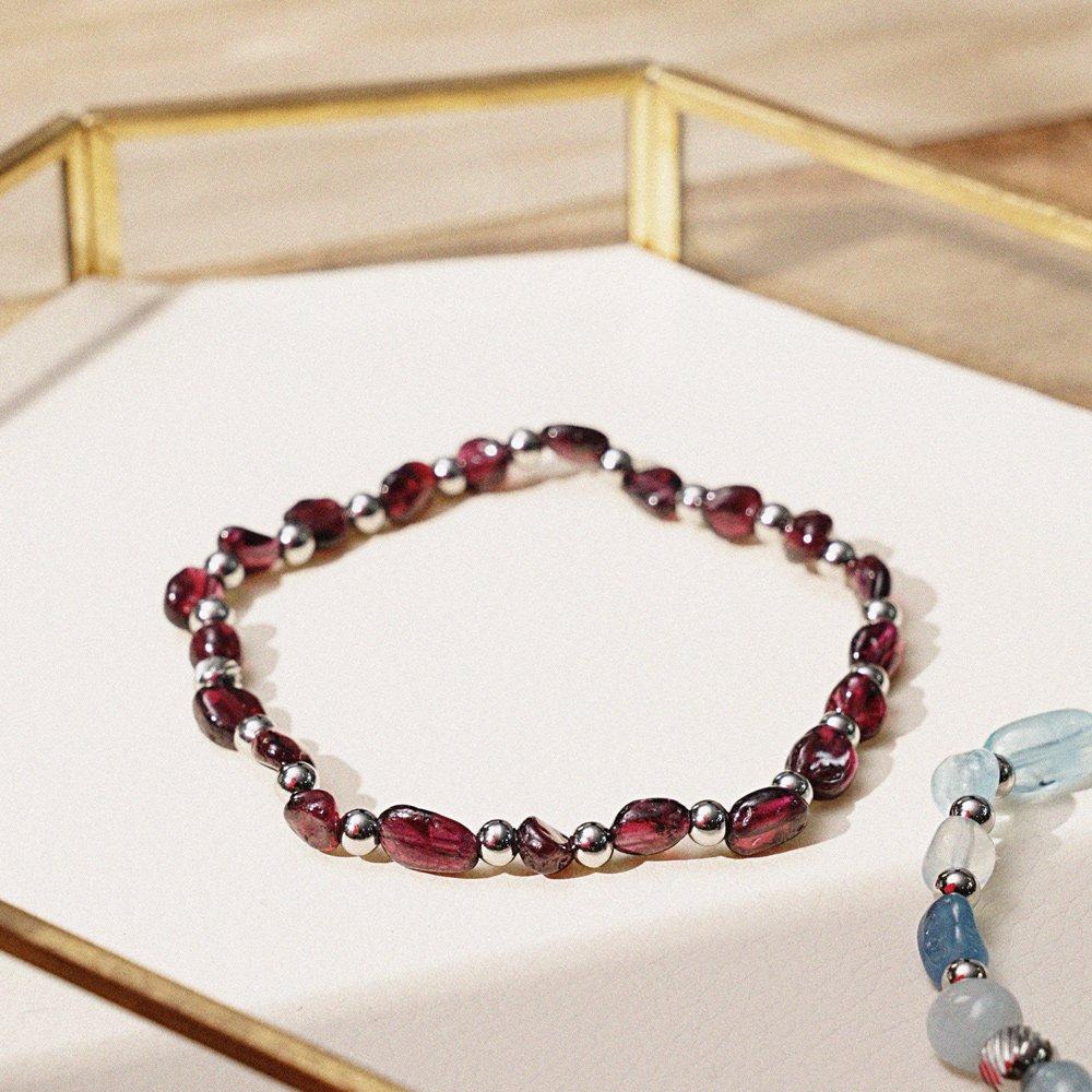 Silver Surgical Ball Point Irregular Garnet Gemstone Bracelet (C2301-Ac951_Wi)
