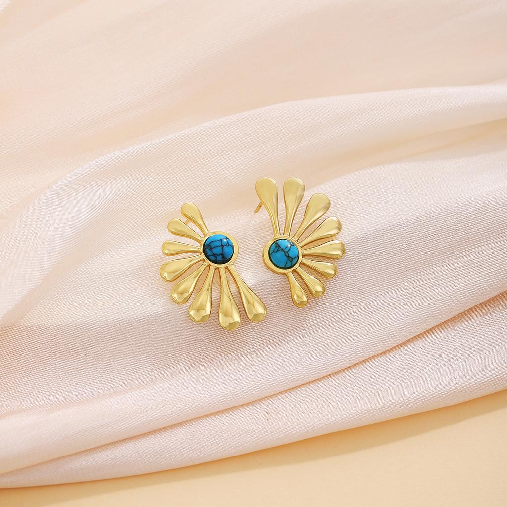 French Retro Irregular Flower Texture Stud Earrings, Medieval Light Luxury High-End Metal Style Fashion Temperament Earrings