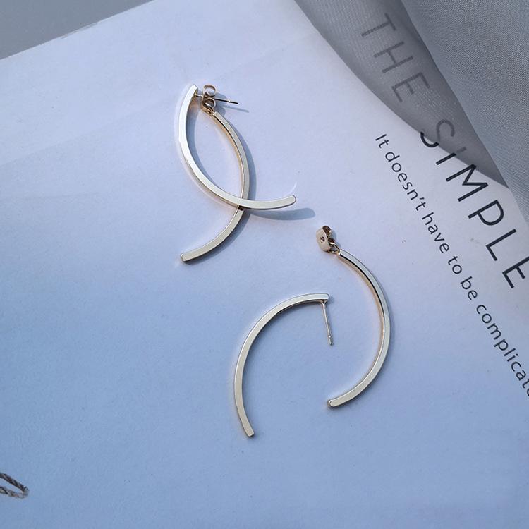 

Female Retro Slim and Long Personalized Earrings срібний