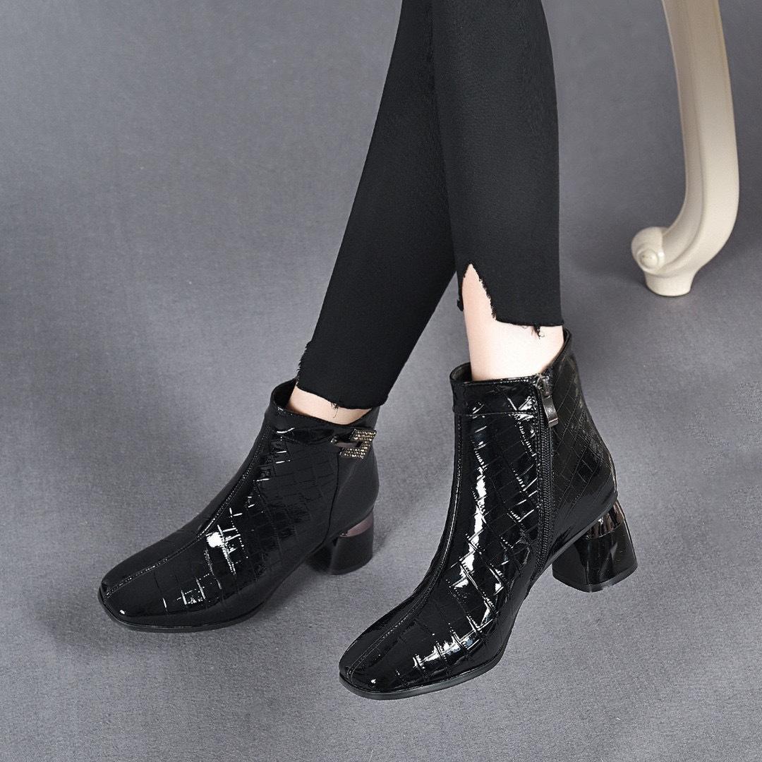 

Fashion boots women s boots 2025 autumn and winter new European and American style temperament short boots round head high heel cow patent leather 35