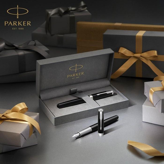 Parker Sonnet Premium Fountain Pen, Metal & Black GT, Fine Point, 18K Nib, Gift Box, 2119784