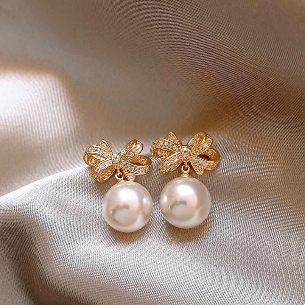 1 Pair of Cute Female Earrings, Bow Shaped Pearl Earrings, Inlaid with Synthetic Zircon Earrings, Suitable for Daily Wear and Holiday Gift Giving