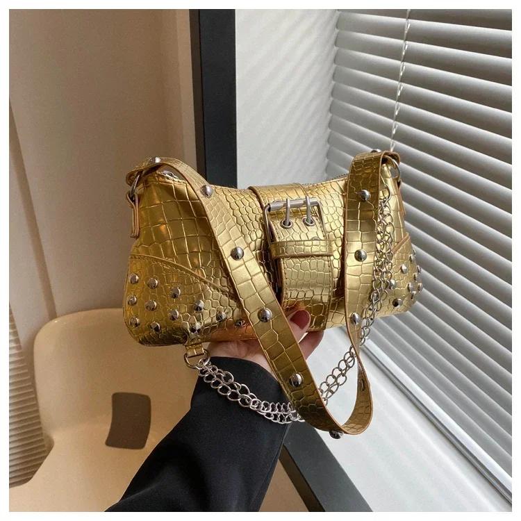 Модні жіночі сумки на плече. Нові високоякісні гарячі розпродажі. Дозвілля. Універсальний тренд. Молодіжні жіночі сумки на блискавці та заклепках.
