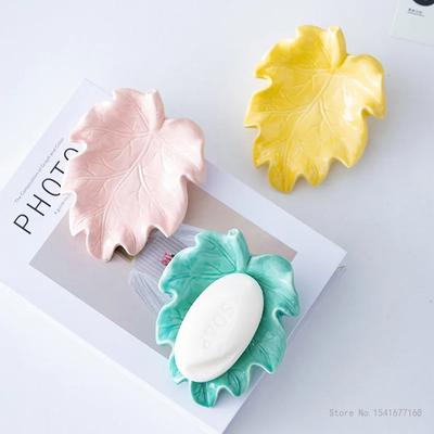 Kreatywny Ociekacz na Naczynia Stojak do Przechowywania Pudełko Artykuły Gospodarstwa Domowego Łazienkowe Kuchenne Ceramiczna Mydelniczka w Kształcie Liścia Klonu 1 szt.