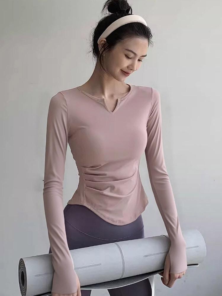 High-End Women's Yoga and Fitness Set: Lightweight, Quick-Drying Sportswear for Autumn and Spring.