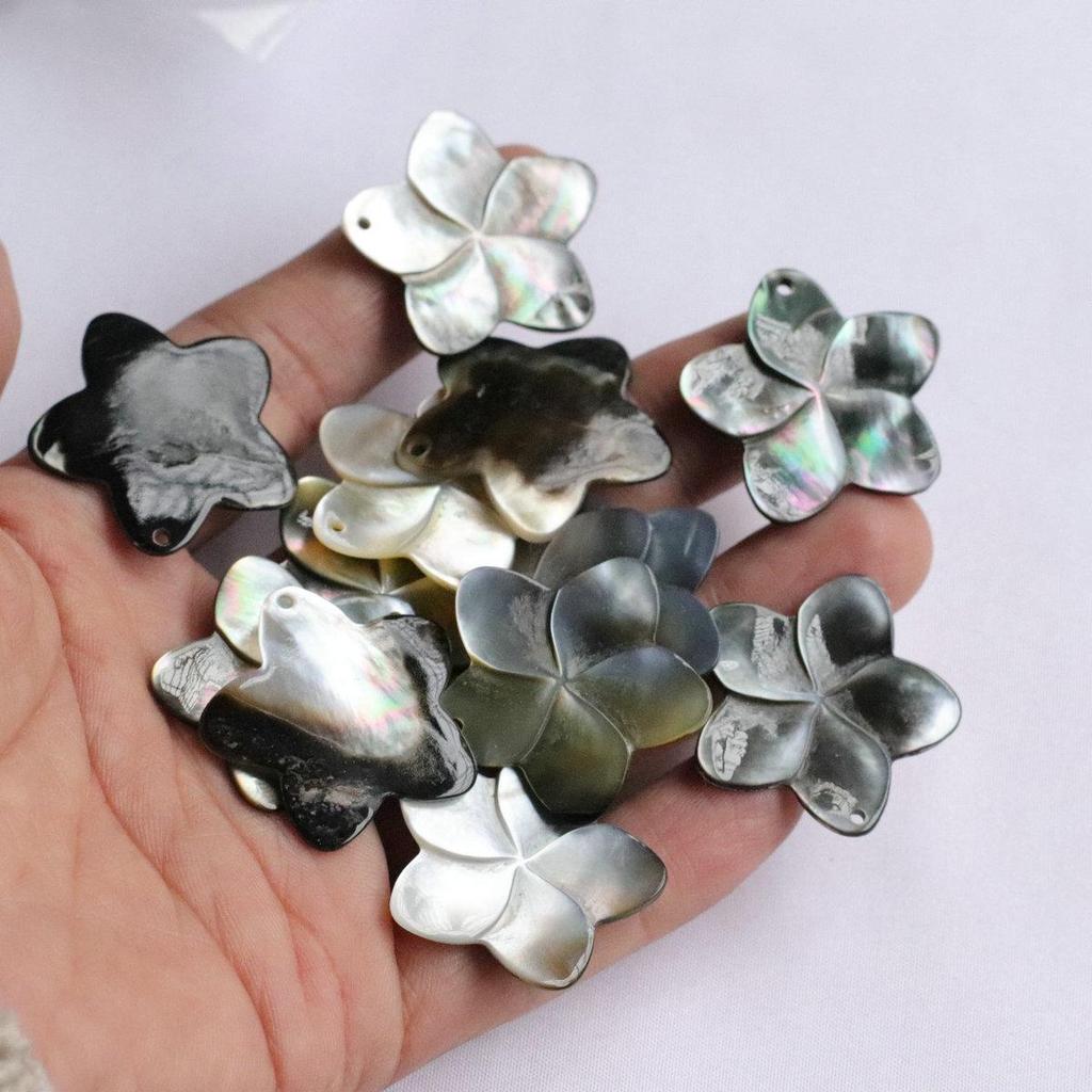 Natural Mother-of-Pearl Shell Petals: Black & White Single Hole Five-Pointed Flower DIY Ornament Accessory.