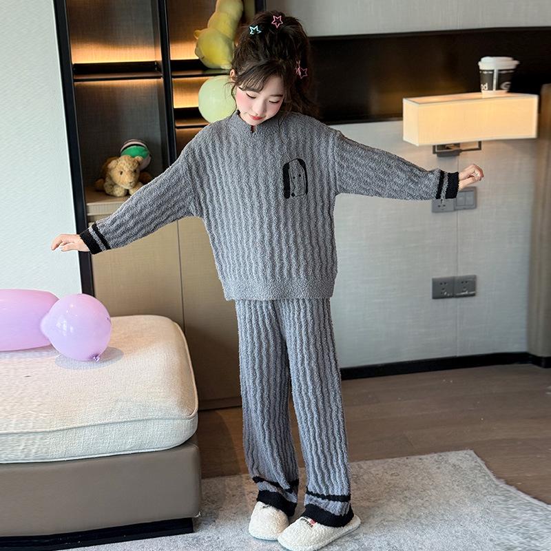 

Детский бархатный пижамный комплект: Уютный осенне-зимний свитер и повседневный пуловер для дома 140 cm серый