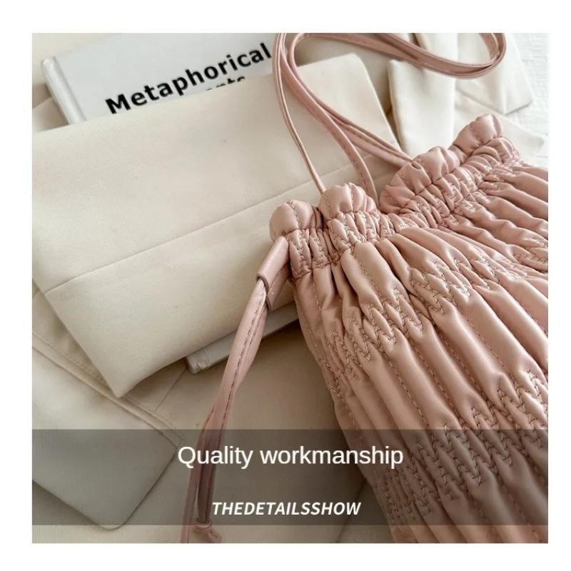 Серебряные плиссированные сумки-ведра на шнурке — фото 13