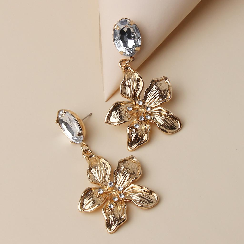 Flower Metallic Gold Earrings With Decorative Stones For Fashion And Celebration