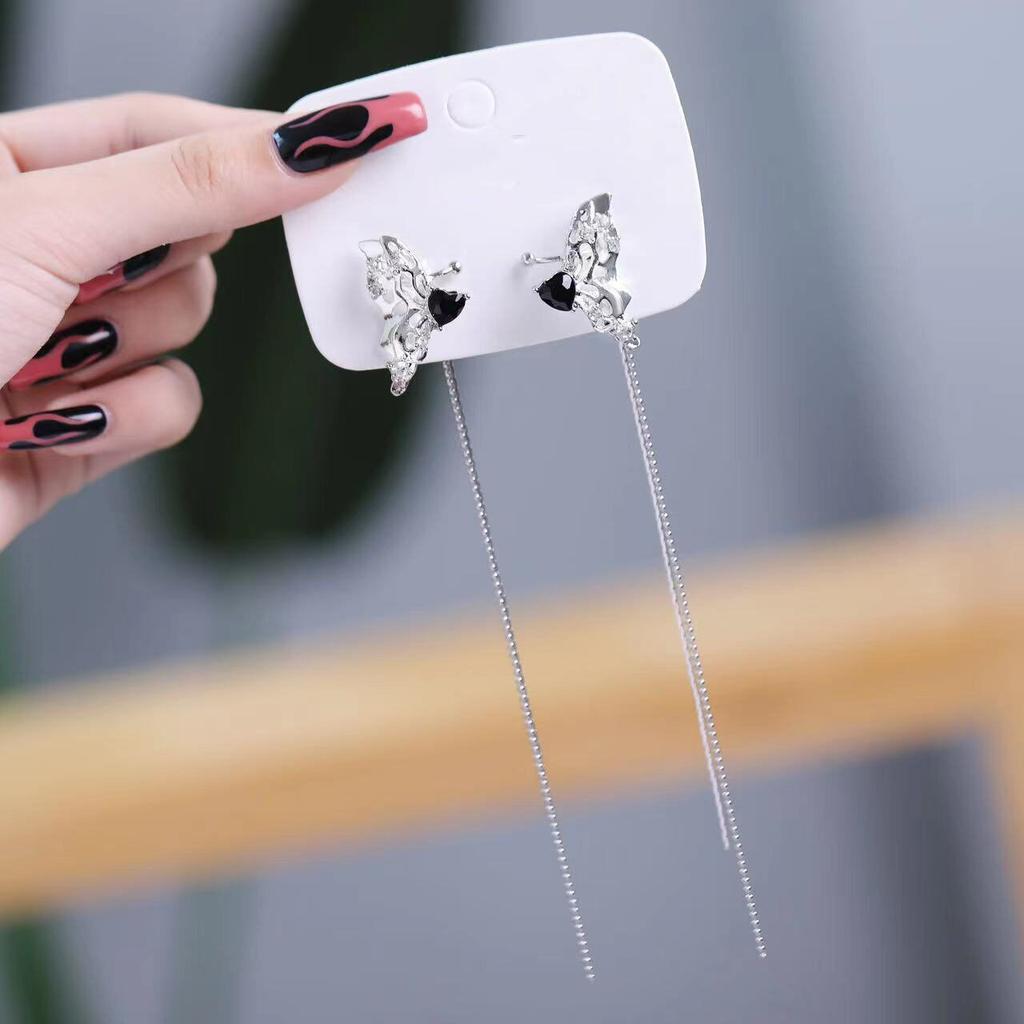 Pinkdudu Mode froid Style papillon longues boucles d'oreilles lumière luxe symétrique papillon frange boucle d'oreille pour les femmes PD1494