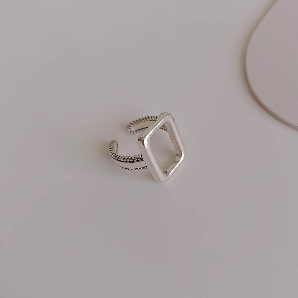 Ring Does Not Fade Niche Design Ins Opening Female High-end Sense Retro Cold Pearl Shell Versatile Irregular
