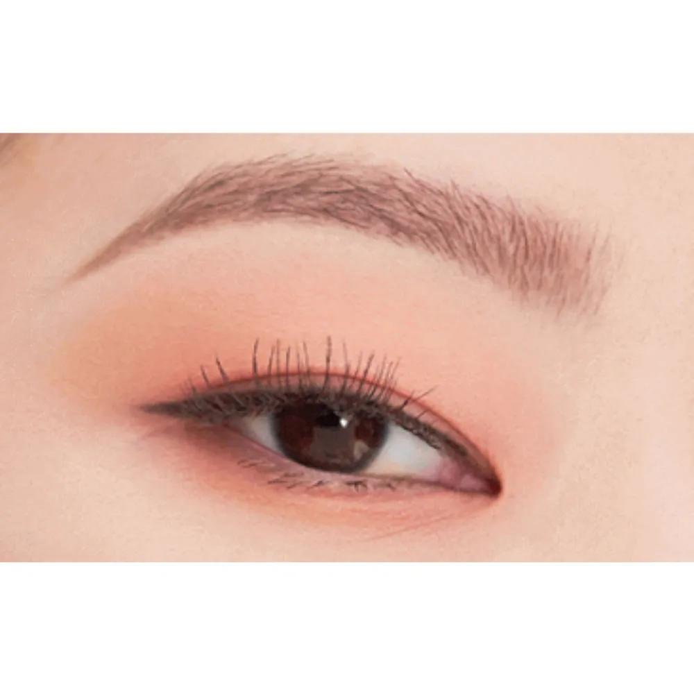 Mac Powder Kiss Eyeshadow Strike a Pose