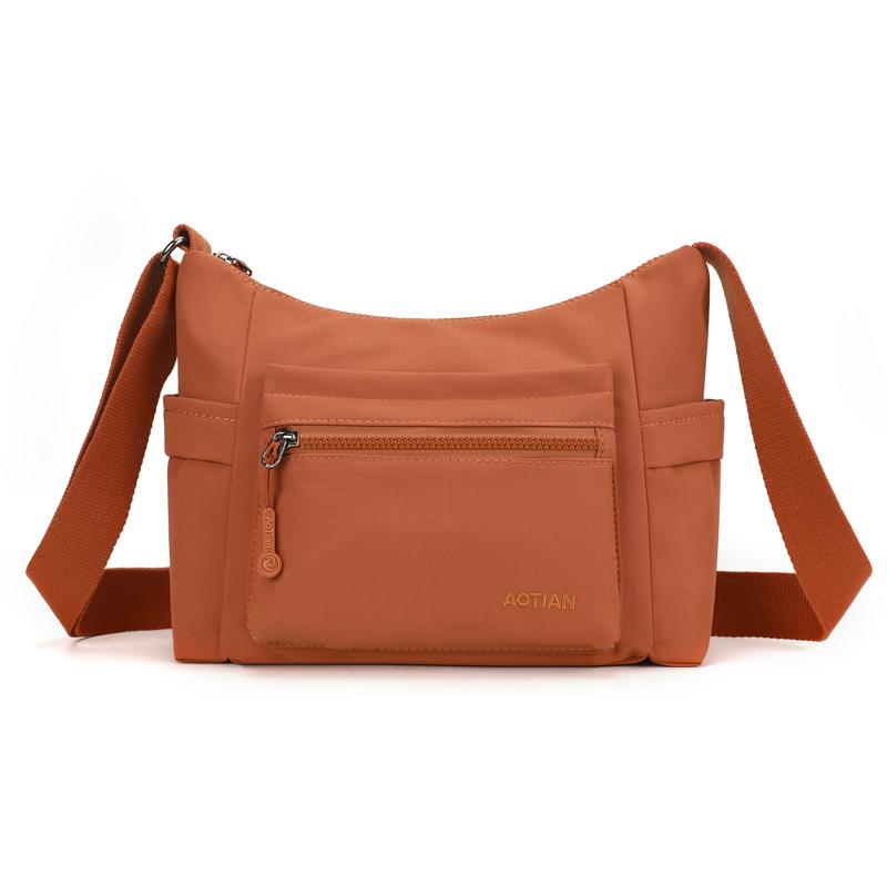 Dámská vícekomorová taška přes rameno Outdoorová crossbody taška