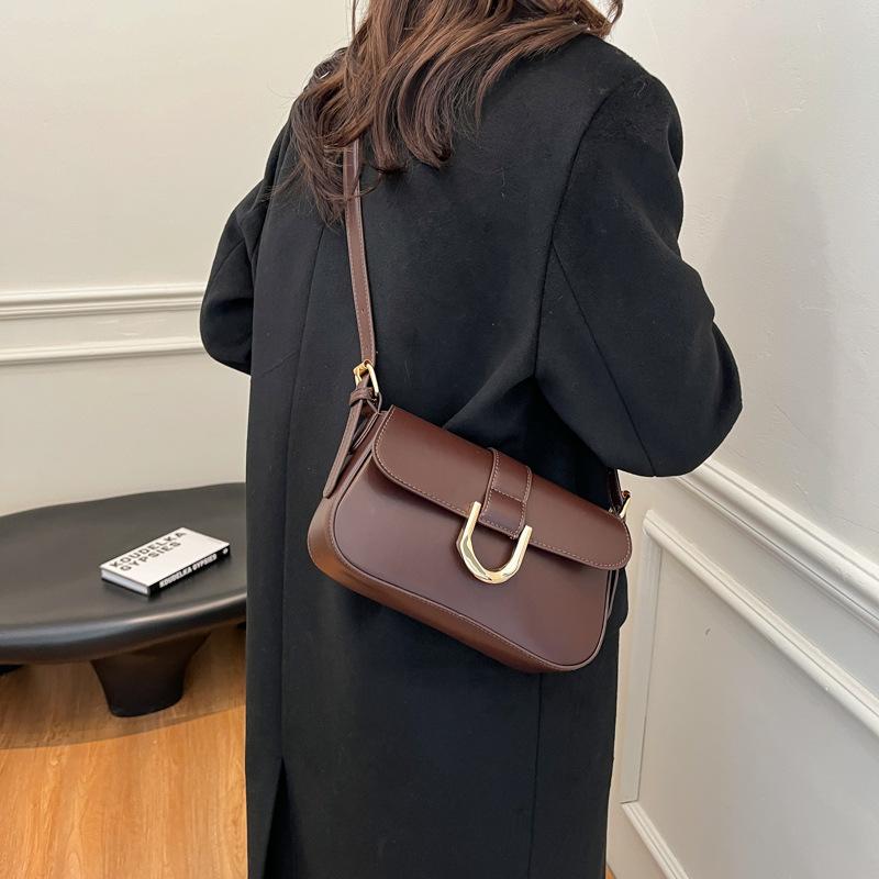 Premium Bag Women's 2025 New Retro Burgundy Horseshoe Buckle Fashion Hand-held Underarm Bag Shoulder Messenger Bag