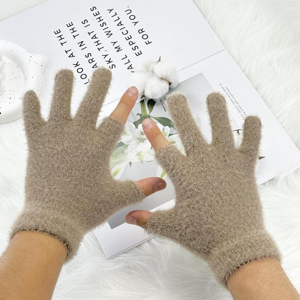 Women's Fingerless Faux Mink Gloves: Ideal for Autumn/Winter Cycling and Writing.