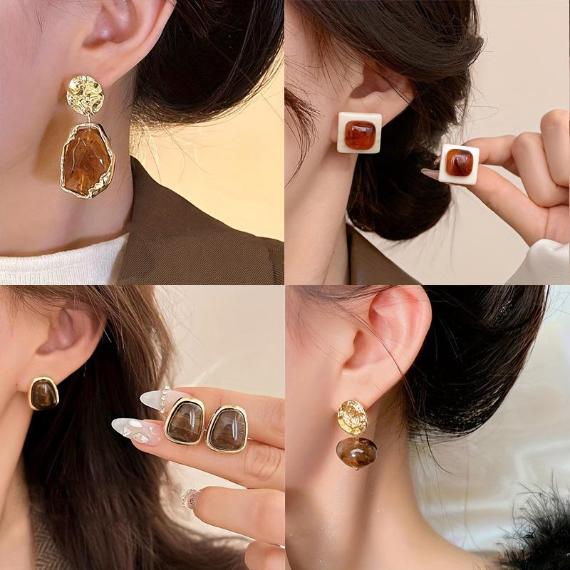 Boucles d'oreilles simples haut de gamme pour femmes automne/hiver 2025: Design polyvalent avec le système de couleur Maillard