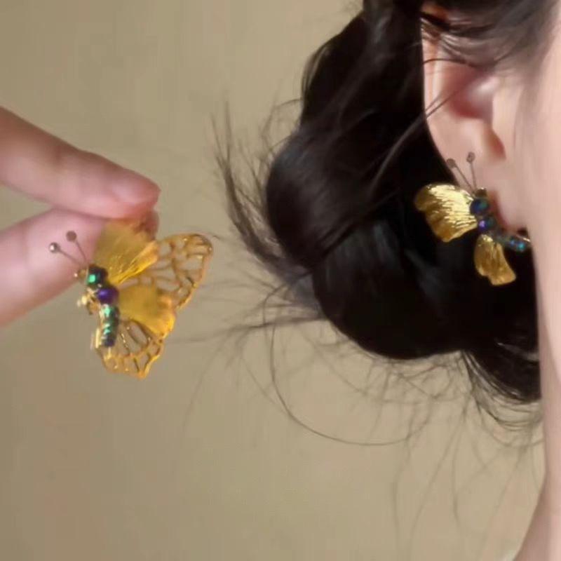 Retro Butterfly Earrings Light Luxury Temperament Design Sense Niche Personality Versatile Simple Earrings