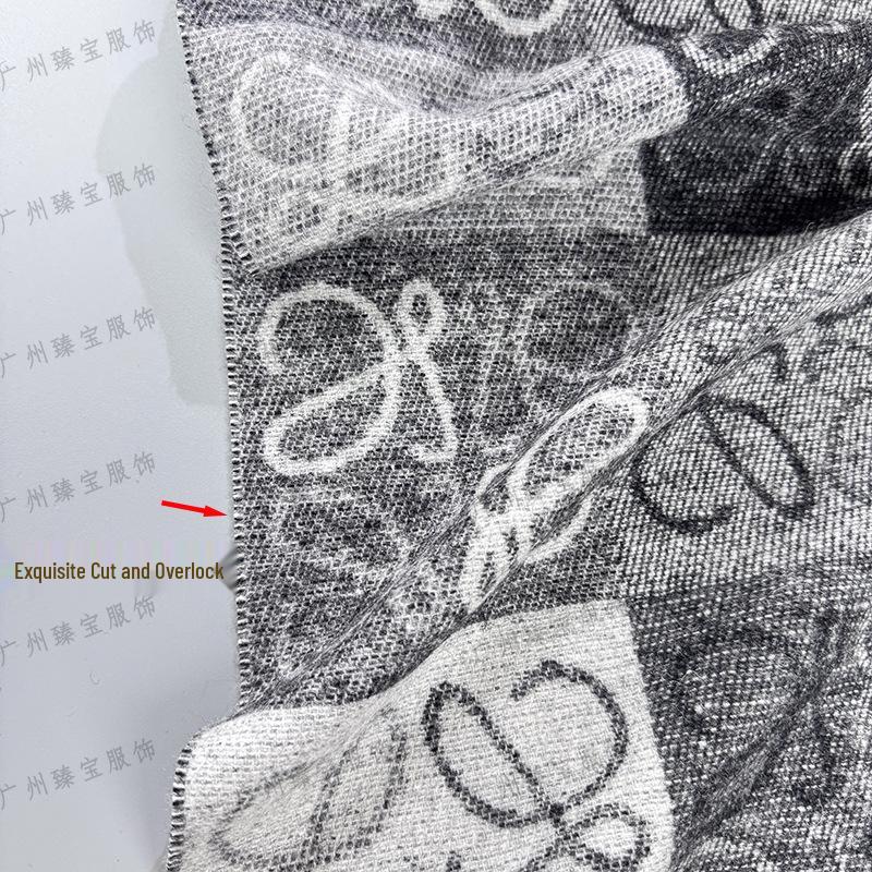 In-Stock Checkerboard Pattern Cashmere Wool Scarf Snood - High-End, Warm, Comfortable, Unisex