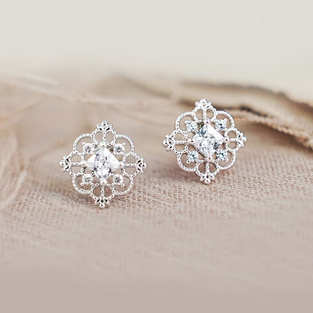 Nasr Earrings W