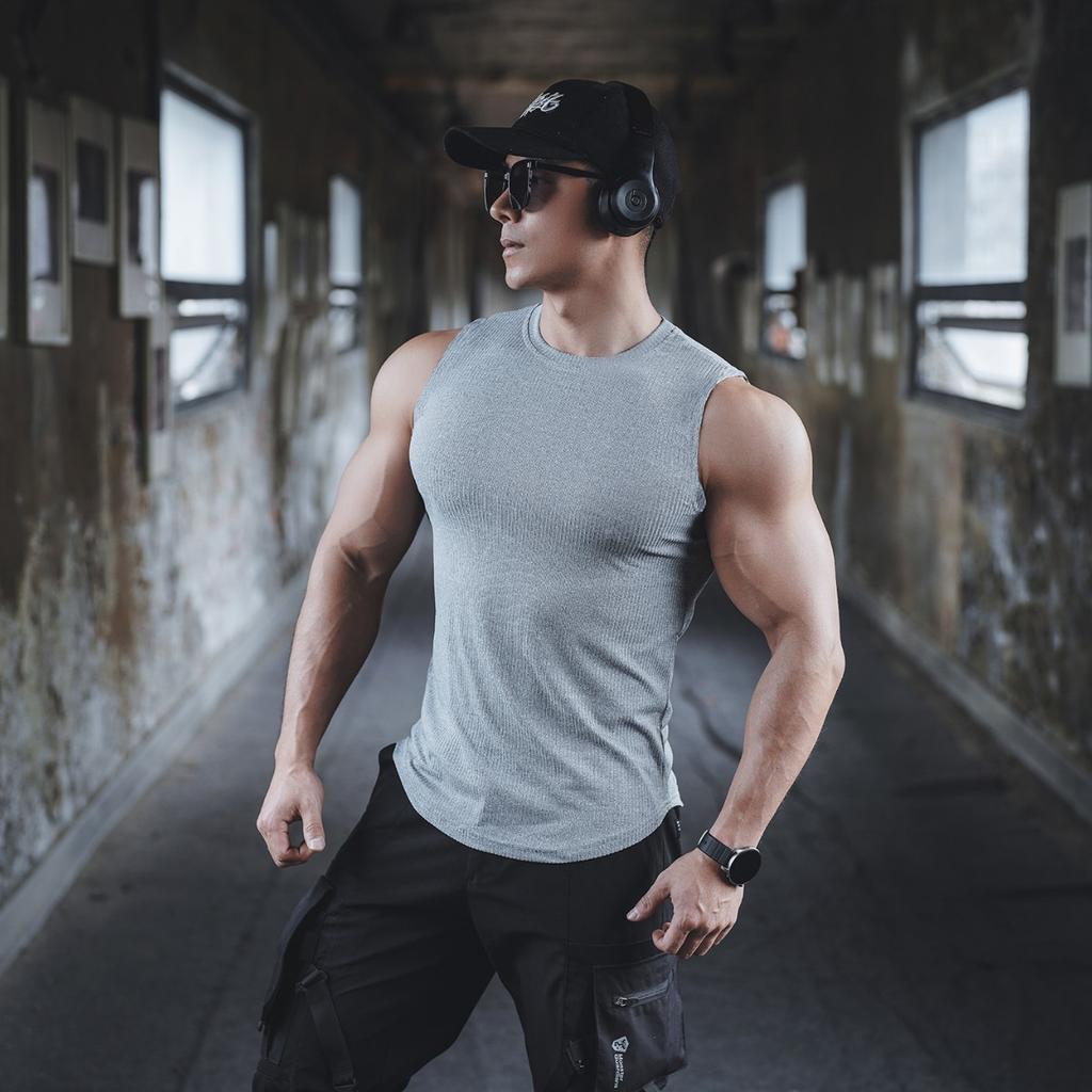 Nová sportovní vesta Pánské volné léto Čistá bavlna Fitness a kulturistika Rychleschnoucí Košile bez rukávů přes rameno Bílá základní košile Tričko bez rukávů