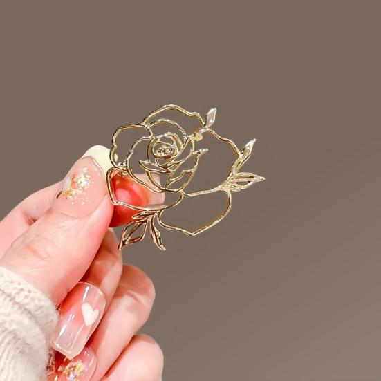Women Brooch Hollow Rose Shape Lapel Pin Suits Coats Bags Scarves Badge Anti-Oxidation Versatile Accessory