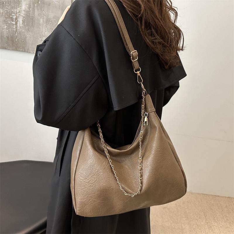 Minimalist Pu Tote Bag For Women With Large Capacity And Chain Accents For Daily Use