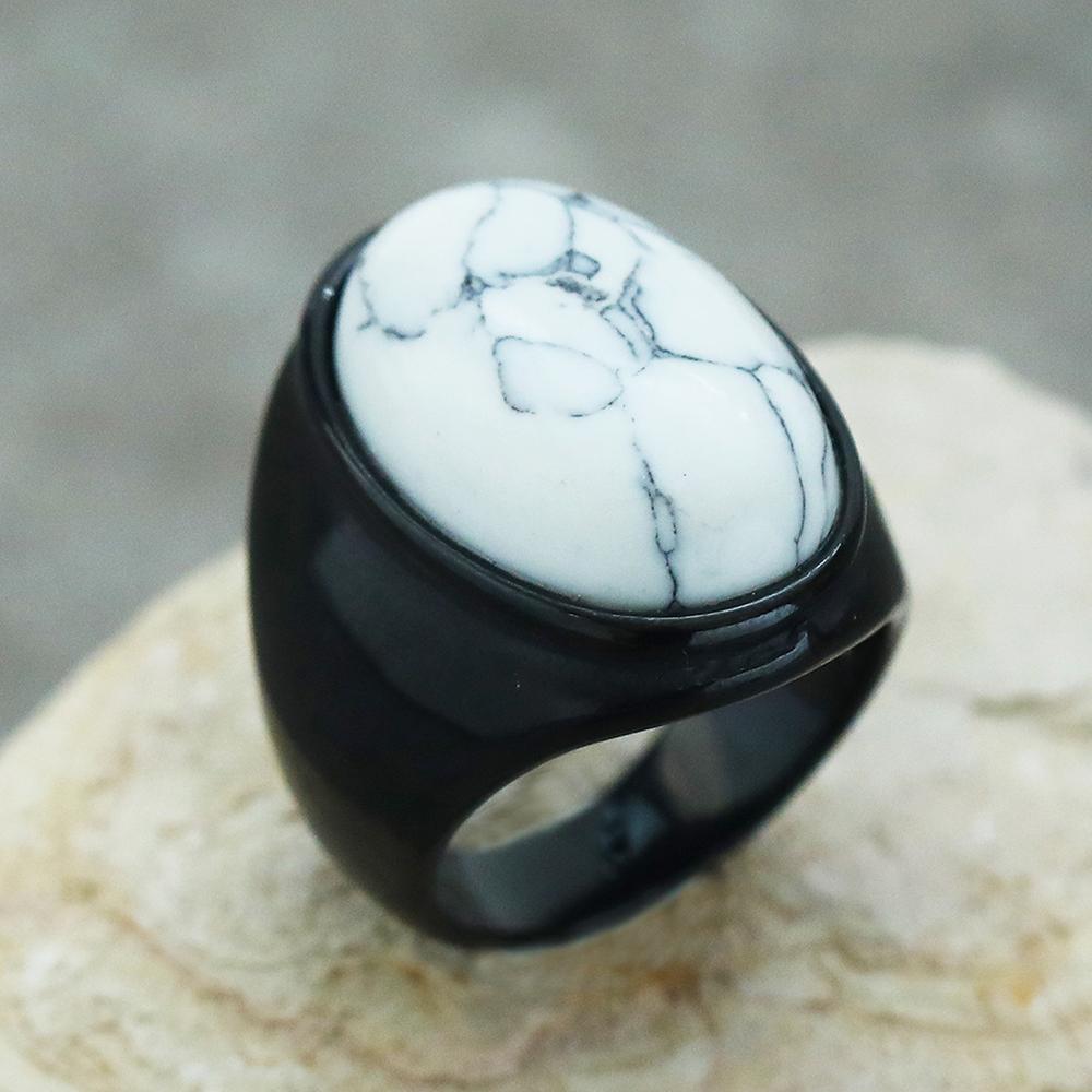 2025 Neuer Herrenring aus Edelstahl mit farbigem ovalem Edelstein Gothic Biker Hipster Schmuck für Männer Mann Geschenkidee