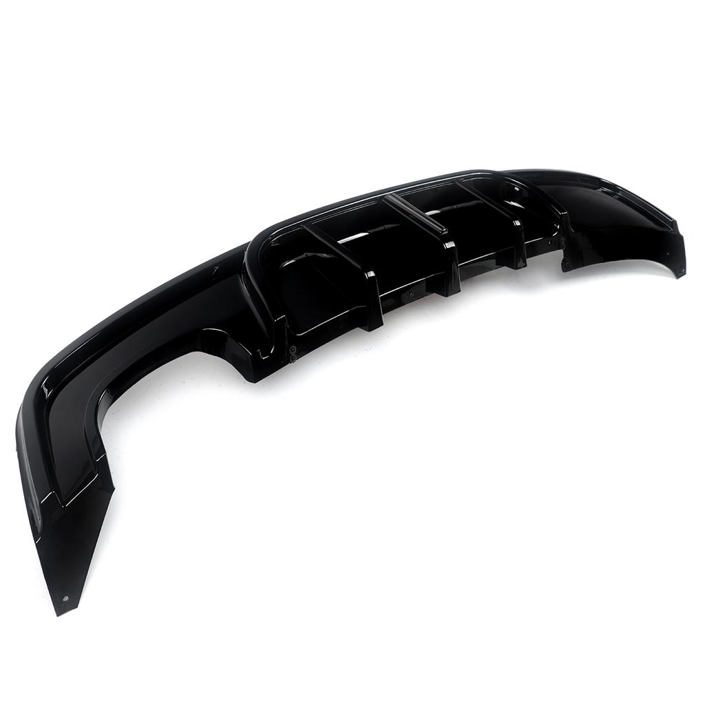 Rear Diffuser Bumper for BMW 1Series E82 Coupe 135i M Sport Carbon Look F1 Style E82 Rear Lip with Light