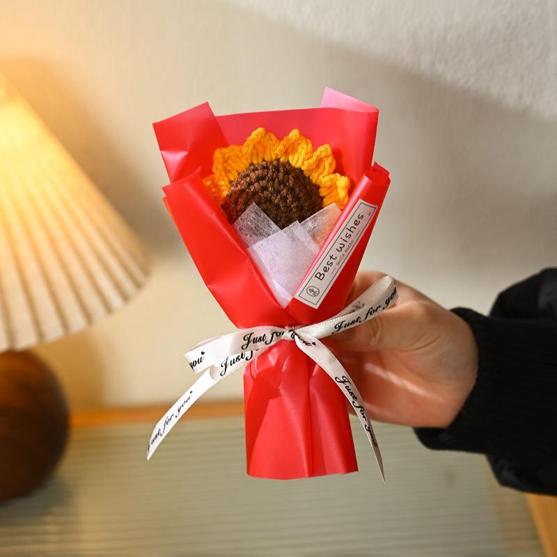 Mini Handmade Heart Bouquet Romantic Gift Yarn Flower Bouquet Crochet  Valentine's Day Mother's Day Desktop Decoration