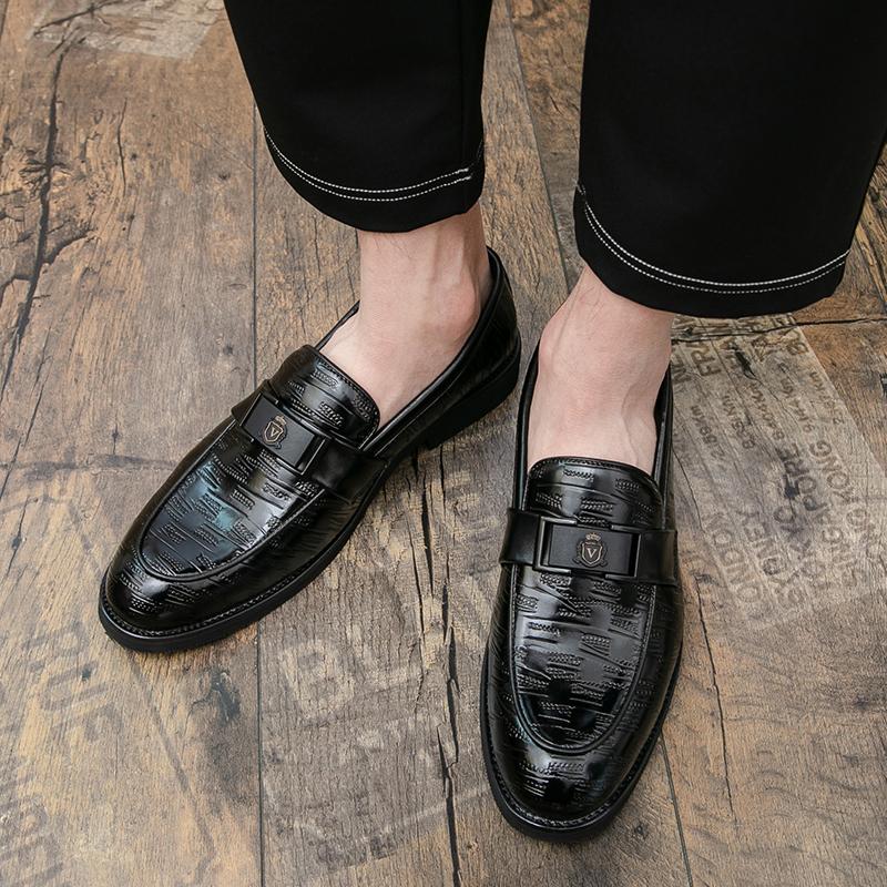 New Loafers for Men Patent Leather Stone Pattern Slip-On Round Toe Wedding Dress Shoes Men's Casual Shoes