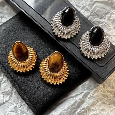 French Black Agate Retro High-end Stud Earrings Women's Niche Light Luxury Earrings Simple Temperament Earrings