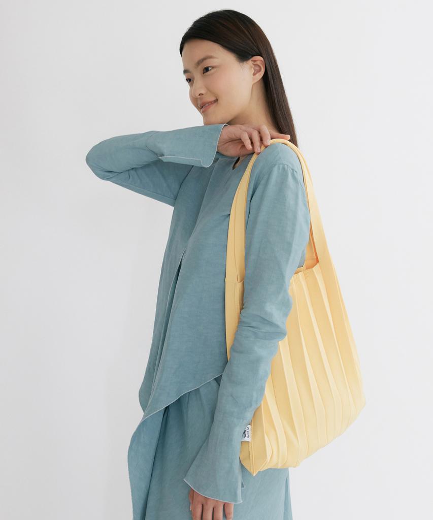 Pleatsmama Shoulder Bag Mango Gold