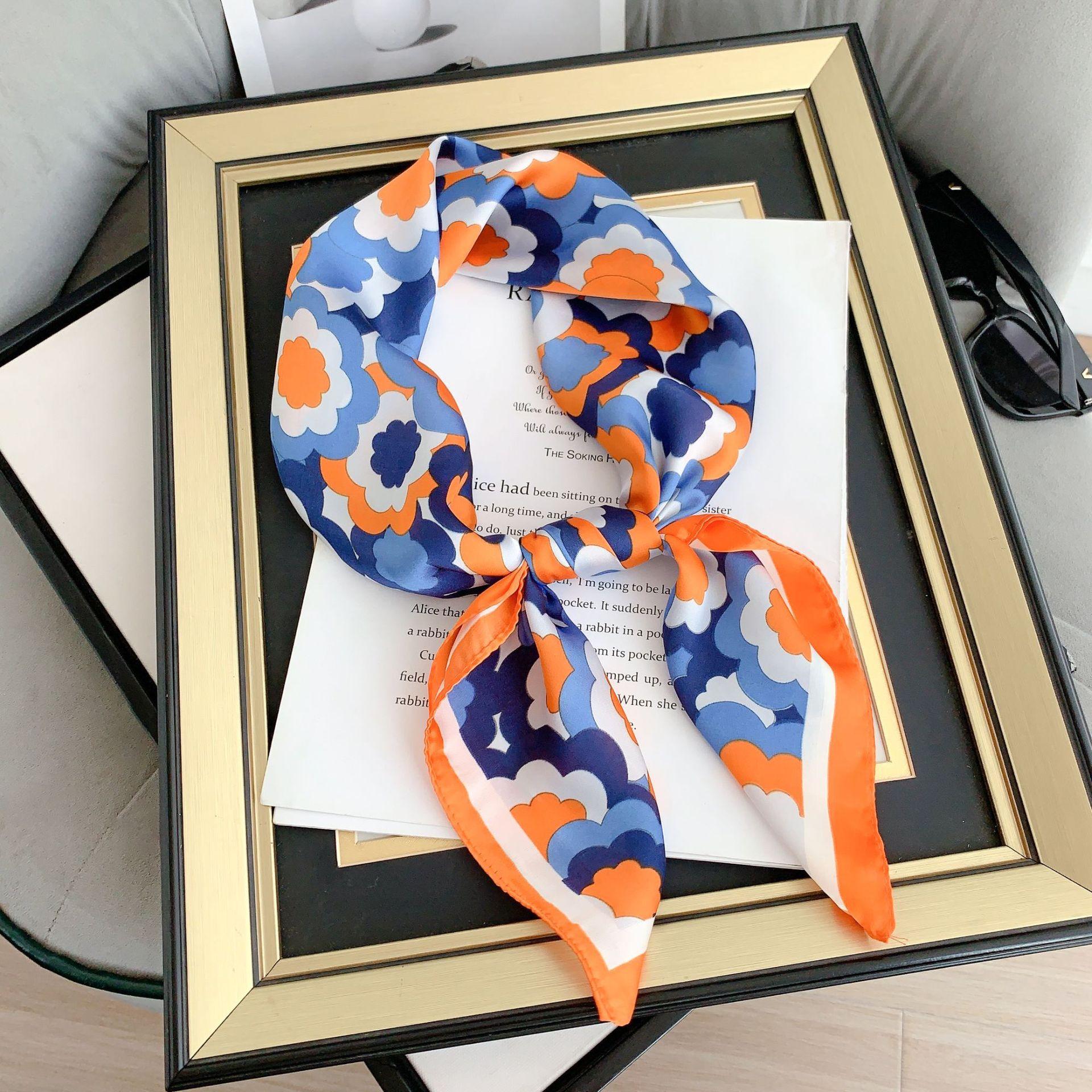 

Siya new flower temperament light luxury small square scarf spring fashion versatile decoration simulation silk scarf 70*70cm