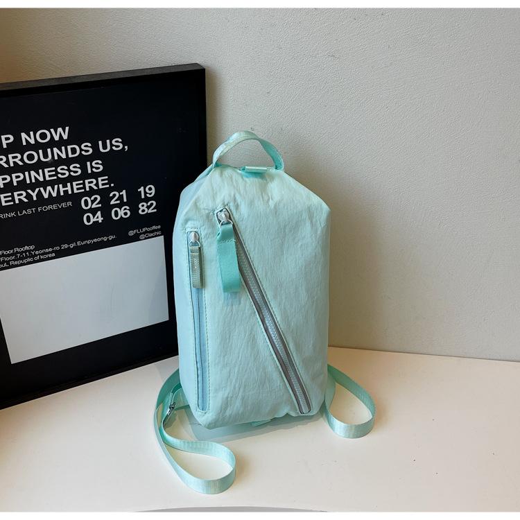 

One shoulder crossbody small bag women 2025 new fashion versatile canvas bag outdoor leisure lightweight couple backpack tide зелений